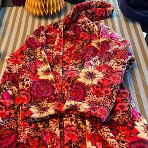 Vera Bradley Multicolor Floral Teddy robe